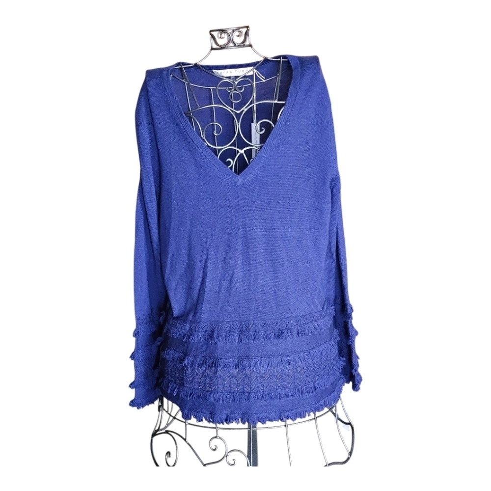 Trina Turk Navy 100% Merino Wool Fringe Sweater V-Neck Medium - Chic & Cozy - Picture 2 of 9